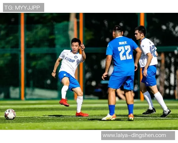 3号球服足球明星的传奇故事与场上风采解析