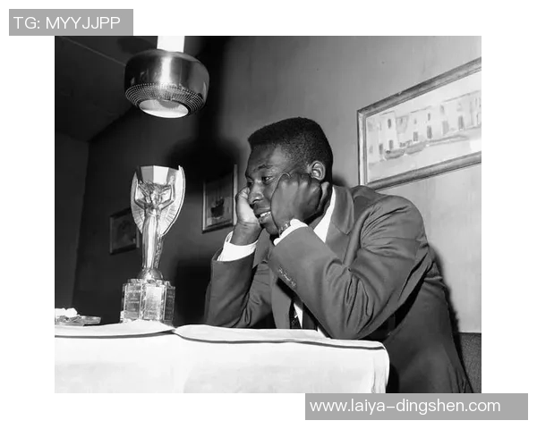 哪位足球明星对贝利情有独钟并公开表达过崇敬之情 哪位足球明星对贝利情有独钟并公开表达过崇敬之情